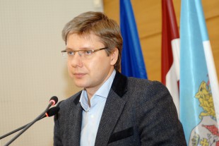 Ušakovs: Rīgas dome piešķirs papildfinansējumu latviešu valodas kursiem