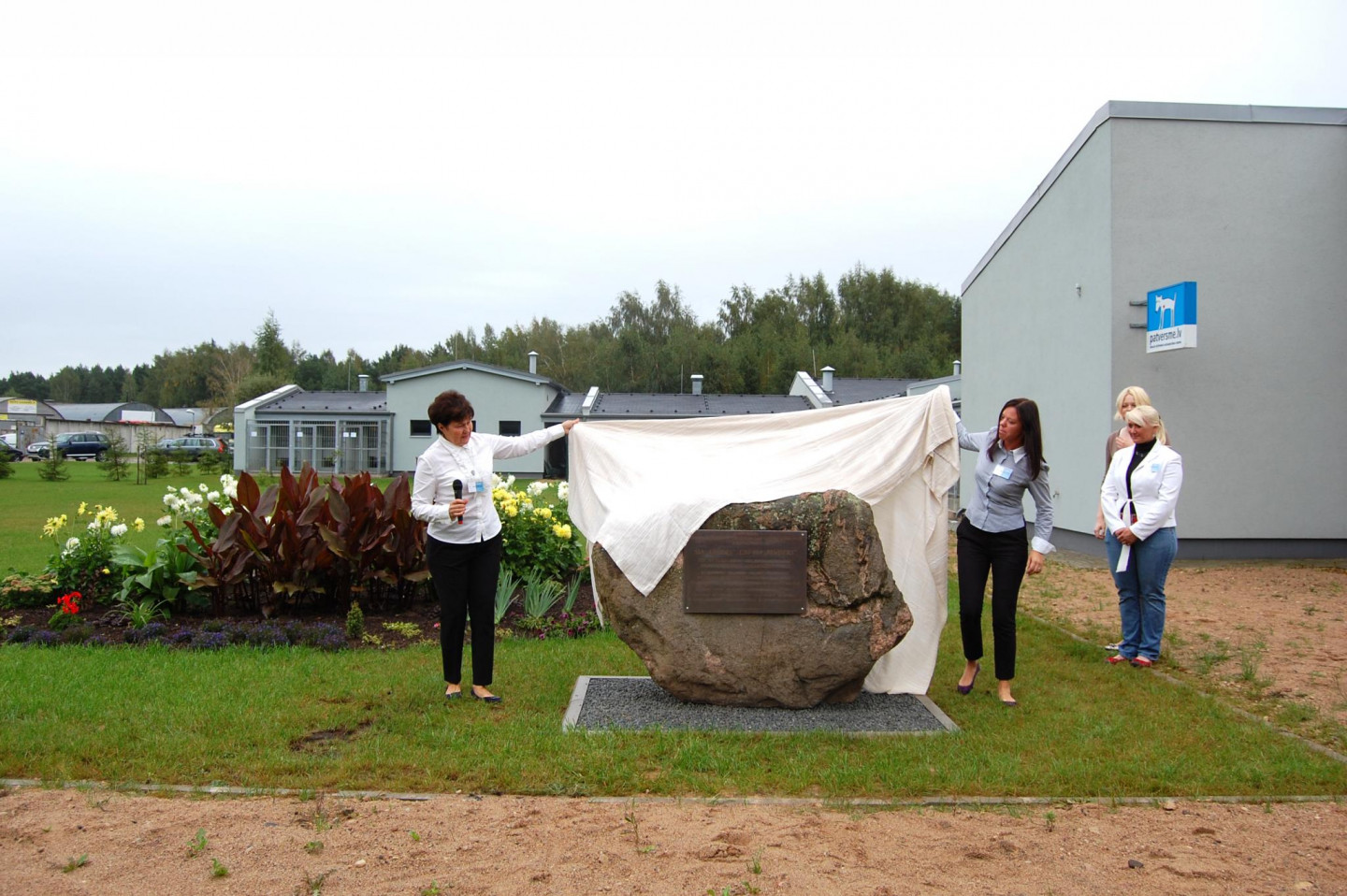 Atklās jaunuzcelto dzīvnieku patversmi „Labās mājas”