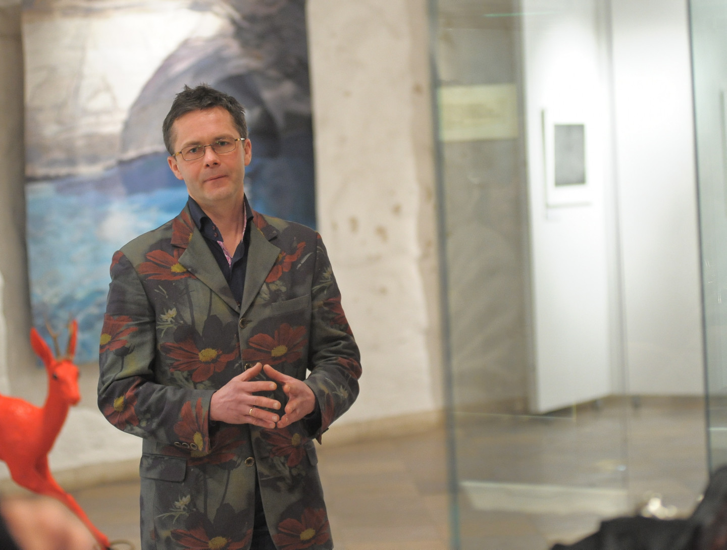 06.02.2013. "Sarunas muzejā". Vakara īpašie viesi ir Purvīša balvas 2013 kandidāts, mākslinieks Ivars Drulle un Rīgas Dizaina un mākslas vidusskolas Metālmākslas nodaļas vadītājs, rotu mākslinieks Māris Šustiņš. Dekoratīvās mākslas un dizaina muzejs, Rīga.
