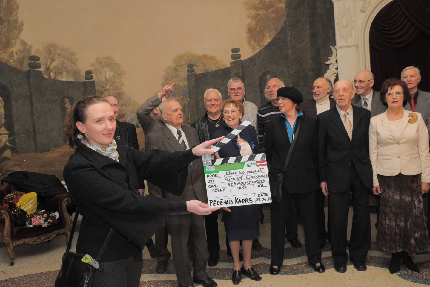 29.04.2013. Filmas "Džimlai Rūdi Rallallā!" aktieri un filmēšanas grupa pulcējas kinoteātrī Splendid Palace, Rīga. Foto: Gints Ivuškāns