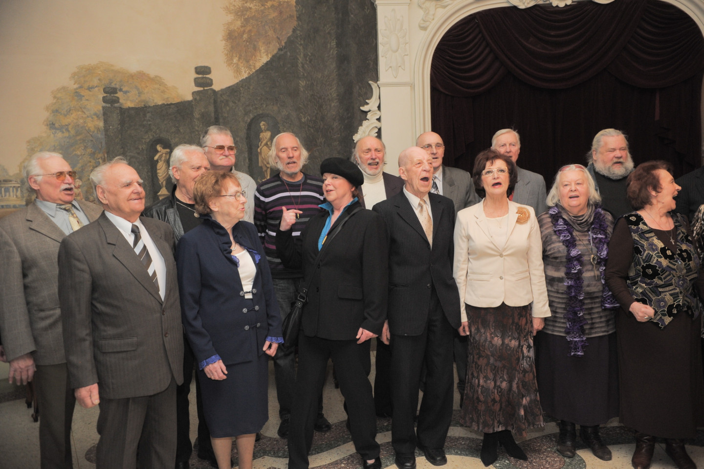 29.04.2013. Filmas "Džimlai Rūdi Rallallā!" aktieri un filmēšanas grupa pulcējas kinoteātrī Splendid Palace, Rīga. Foto: Gints Ivuškāns