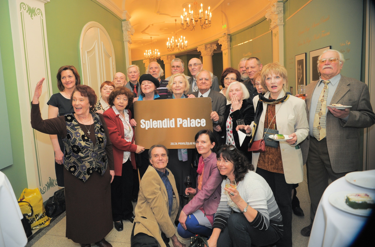 29.04.2013. Filmas "Džimlai Rūdi Rallallā!" aktieri un filmēšanas grupa pulcējas kinoteātrī Splendid Palace, Rīga. Foto: Gints Ivuškāns