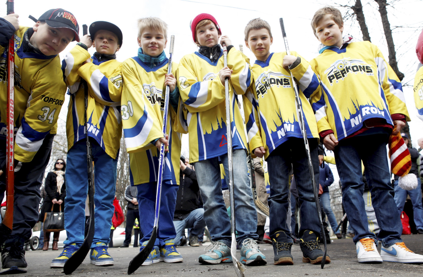 30.04.2013. Pie Ministru kabineta. Latvijas ledus haļļu darbinieki, hokeja klubu un sporta skolu audzēkņi ar saviem vecākiem no visām Latvijas piketē pret strauji augošajiem elektroenerģijas tarifiem.