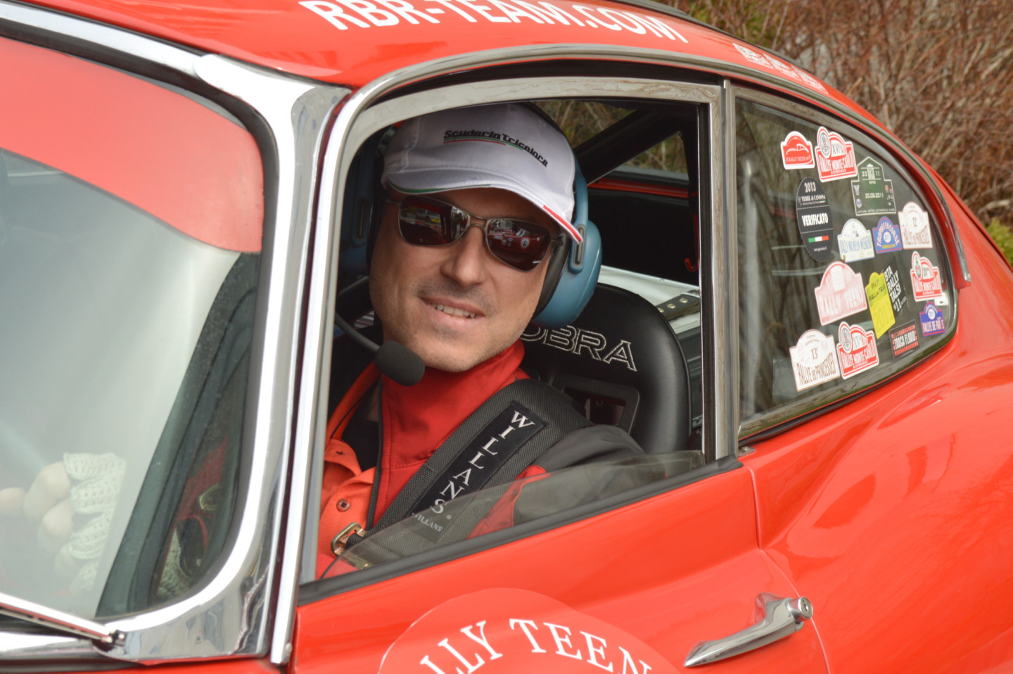 2013. gada 29. aprīlis, Jūrmalā, pie viesnīcas "Baltic Beach Hotel", startēja unikālais ģimeņu rallijs autoklasikā "Rally Teens 2013"