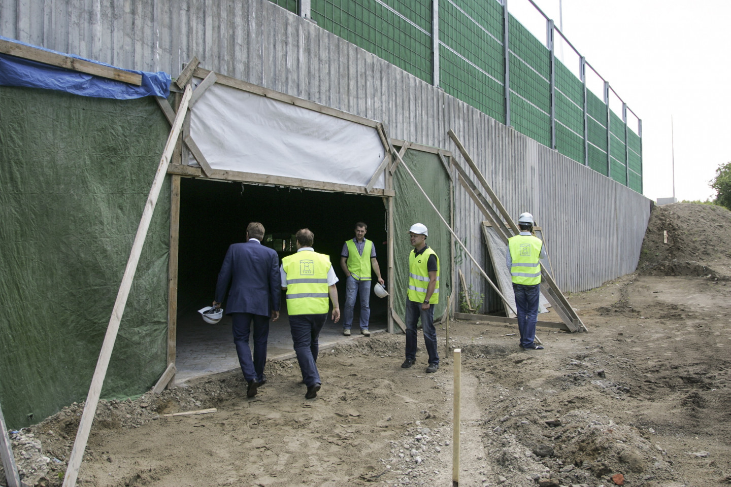 12.06.2013 Nils Ušakovs iepazīstas ar Dienvidu tilta trešās kārtas būvniecības gaitu.