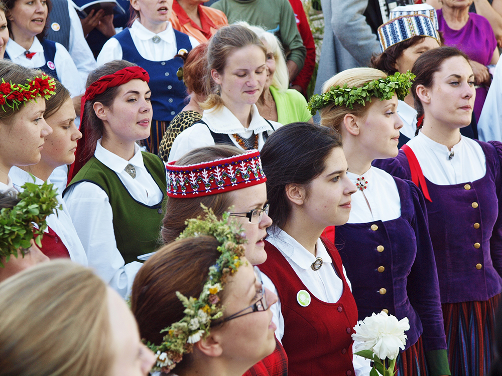 2013.06.15. VAS « Latvijas Dzelzceļš » ar unikālu pasākumu «Dziesmu un Deju svētku ekspresis» ieskandināja XXV Vispārējos latviešu dziesmu un XV Deju svētkus.
