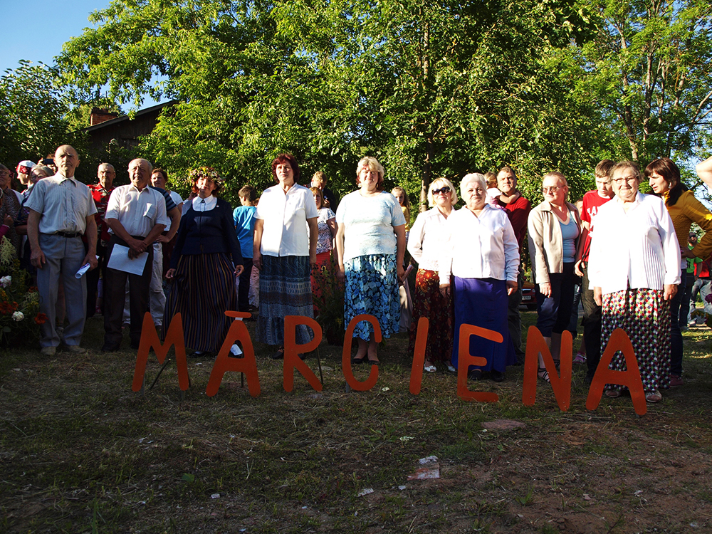 2013.06.15. VAS « Latvijas Dzelzceļš » ar unikālu pasākumu «Dziesmu un Deju svētku ekspresis» ieskandināja XXV Vispārējos latviešu dziesmu un XV Deju svētkus.