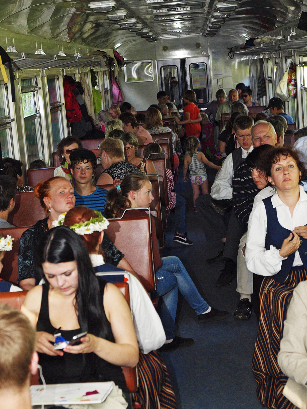2013.06.15. VAS « Latvijas Dzelzceļš » ar unikālu pasākumu «Dziesmu un Deju svētku ekspresis» ieskandināja XXV Vispārējos latviešu dziesmu un XV Deju svētkus.