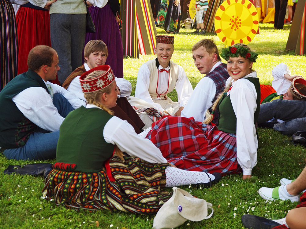 2013.06.15. VAS « Latvijas Dzelzceļš » ar unikālu pasākumu «Dziesmu un Deju svētku ekspresis» ieskandināja XXV Vispārējos latviešu dziesmu un XV Deju svētkus.