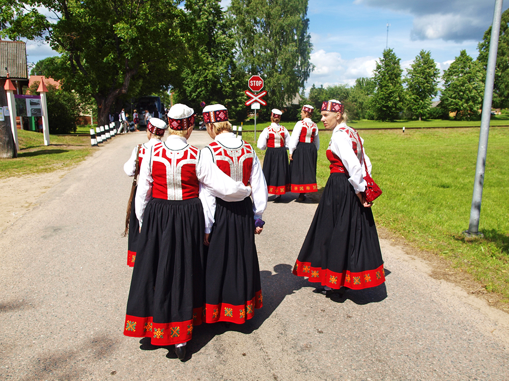 2013.06.15. VAS « Latvijas Dzelzceļš » ar unikālu pasākumu «Dziesmu un Deju svētku ekspresis» ieskandināja XXV Vispārējos latviešu dziesmu un XV Deju svētkus.