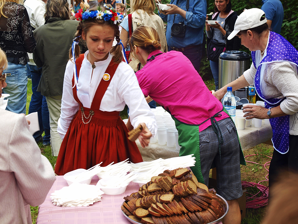 2013.06.15. VAS « Latvijas Dzelzceļš » ar unikālu pasākumu «Dziesmu un Deju svētku ekspresis» ieskandināja XXV Vispārējos latviešu dziesmu un XV Deju svētkus.