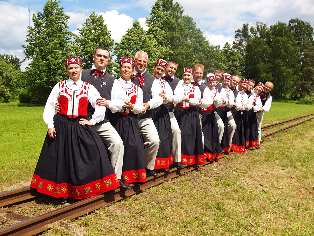 2013.06.15. VAS « Latvijas Dzelzceļš » ar unikālu pasākumu «Dziesmu un Deju svētku ekspresis» ieskandināja XXV Vispārējos latviešu dziesmu un XV Deju svētkus.