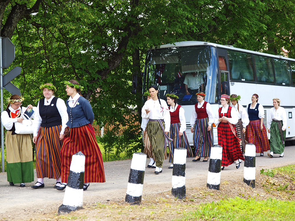 2013.06.15. VAS « Latvijas Dzelzceļš » ar unikālu pasākumu «Dziesmu un Deju svētku ekspresis» ieskandināja XXV Vispārējos latviešu dziesmu un XV Deju svētkus.