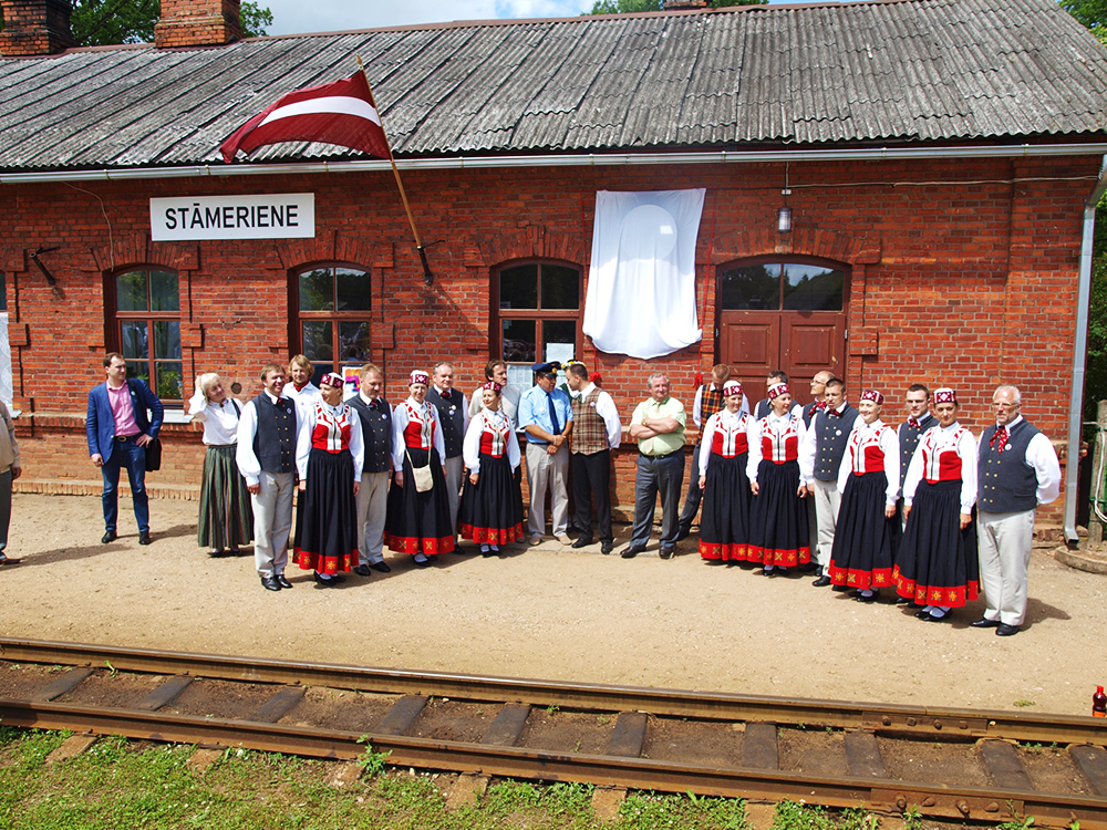 2013.06.15. VAS « Latvijas Dzelzceļš » ar unikālu pasākumu «Dziesmu un Deju svētku ekspresis» ieskandināja XXV Vispārējos latviešu dziesmu un XV Deju svētkus.