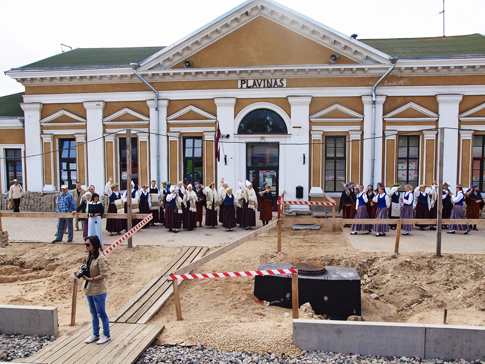 2013.06.15. VAS « Latvijas Dzelzceļš » ar unikālu pasākumu «Dziesmu un Deju svētku ekspresis» ieskandināja XXV Vispārējos latviešu dziesmu un XV Deju svētkus.