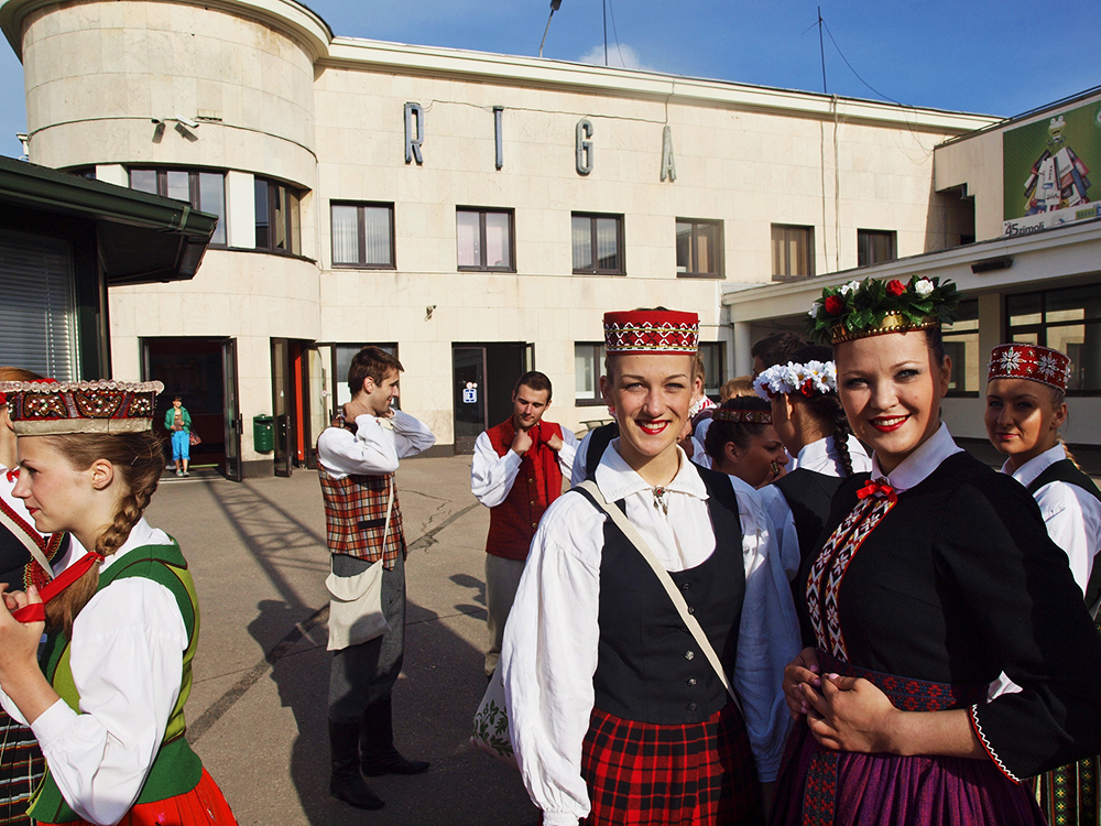 2013.06.15. VAS « Latvijas Dzelzceļš » ar unikālu pasākumu «Dziesmu un Deju svētku ekspresis» ieskandināja XXV Vispārējos latviešu dziesmu un XV Deju svētkus.