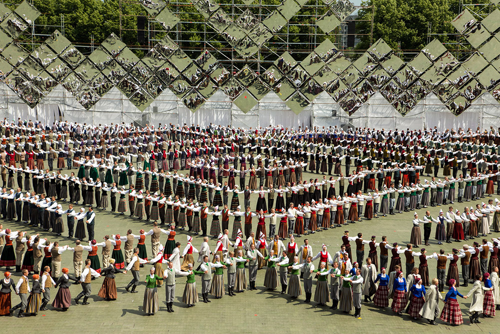 2013.07.05. XXV Vispārējie latviešu Dziesmu un XV Deju svētki, Deju lieluzvedums Tēvu laipas 1.koncerts stadionā Daugava