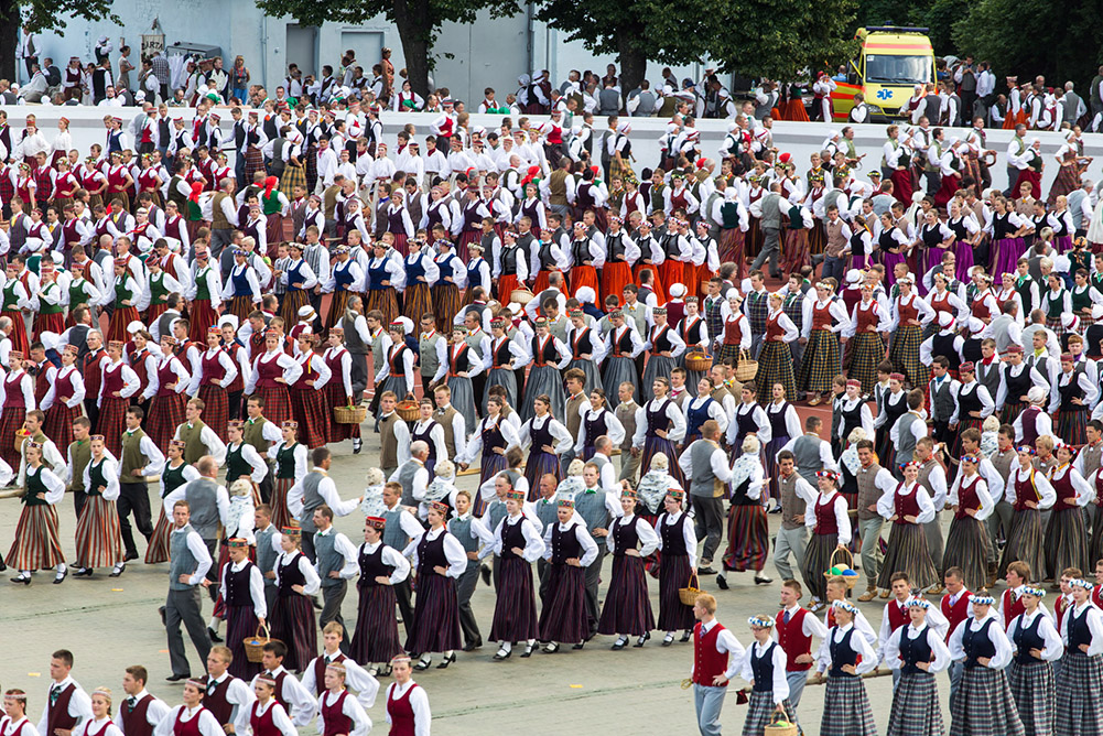 2013.07.05. XXV Vispārējie latviešu Dziesmu un XV Deju svētki, Deju lieluzvedums Tēvu laipas 1.koncerts stadionā Daugava