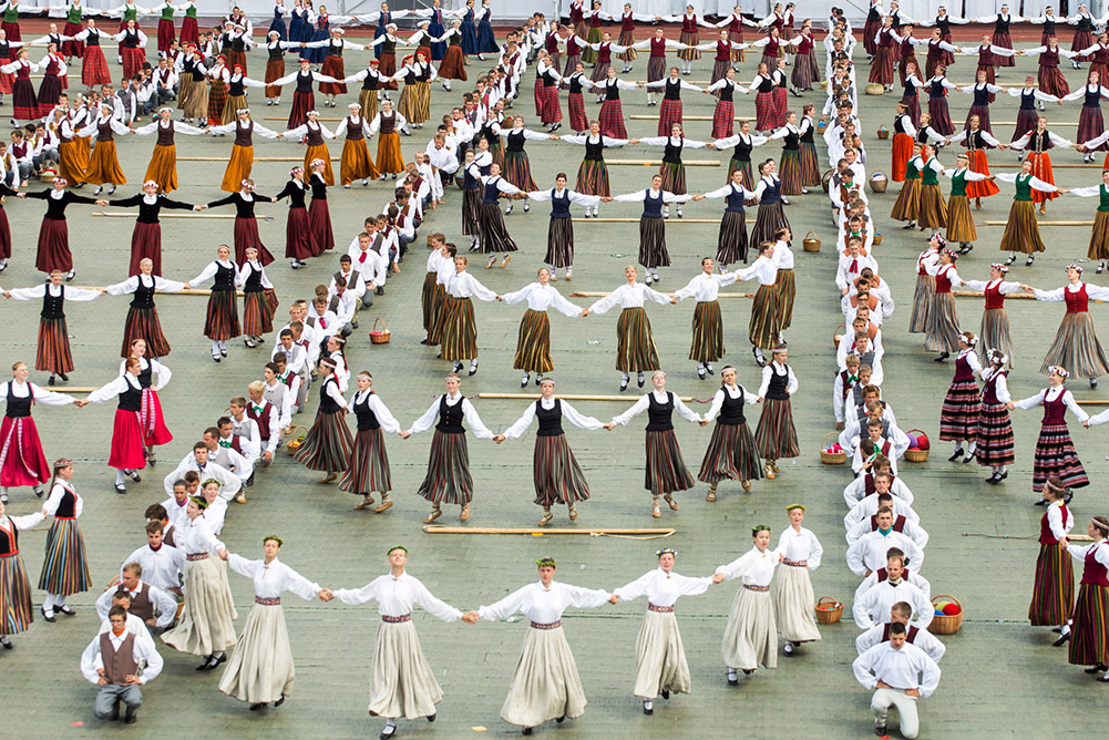 2013.07.05. XXV Vispārējie latviešu Dziesmu un XV Deju svētki, Deju lieluzvedums Tēvu laipas 1.koncerts stadionā Daugava