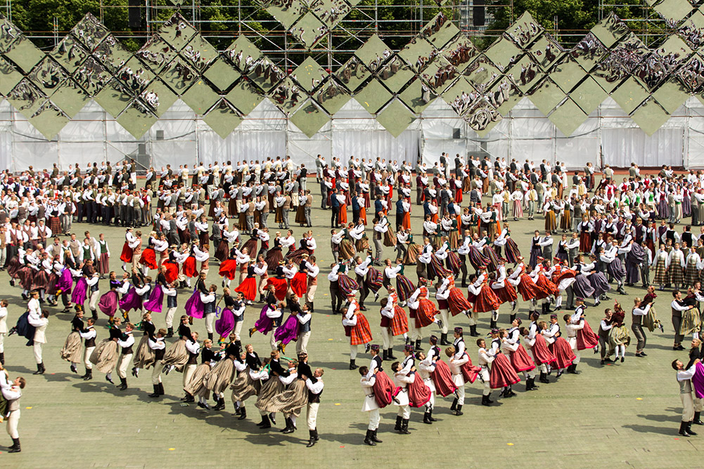 2013.07.05. XXV Vispārējie latviešu Dziesmu un XV Deju svētki, Deju lieluzvedums Tēvu laipas 1.koncerts stadionā Daugava