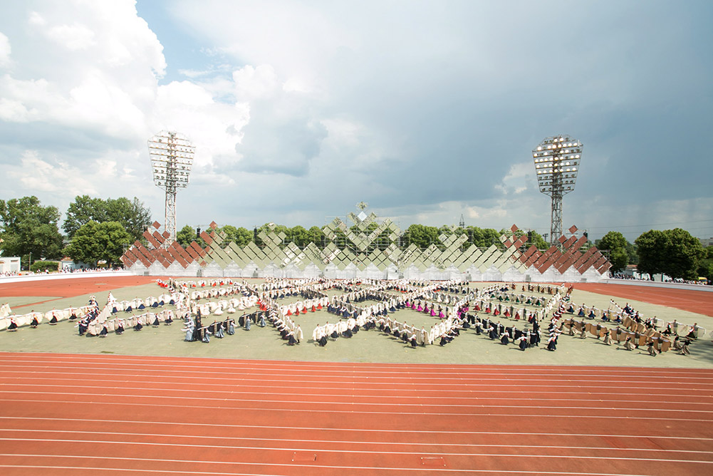 2013.07.05. XXV Vispārējie latviešu Dziesmu un XV Deju svētki, Deju lieluzvedums Tēvu laipas 1.koncerts stadionā Daugava