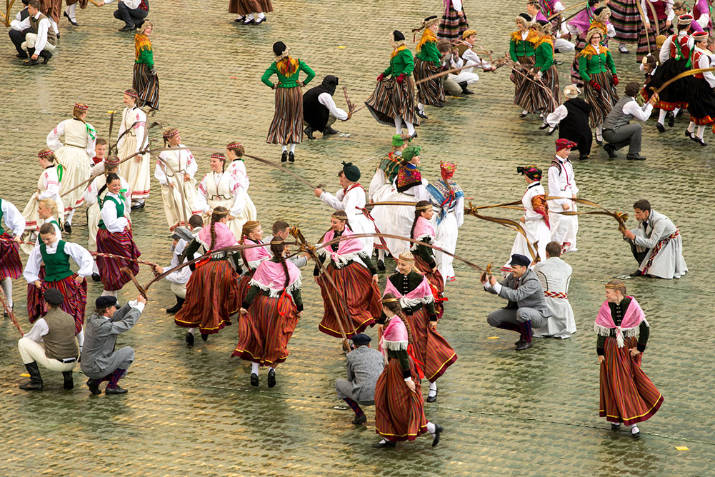 2013.07.05. XXV Vispārējie latviešu Dziesmu un XV Deju svētki, Deju lieluzvedums Tēvu laipas 1.koncerts stadionā Daugava