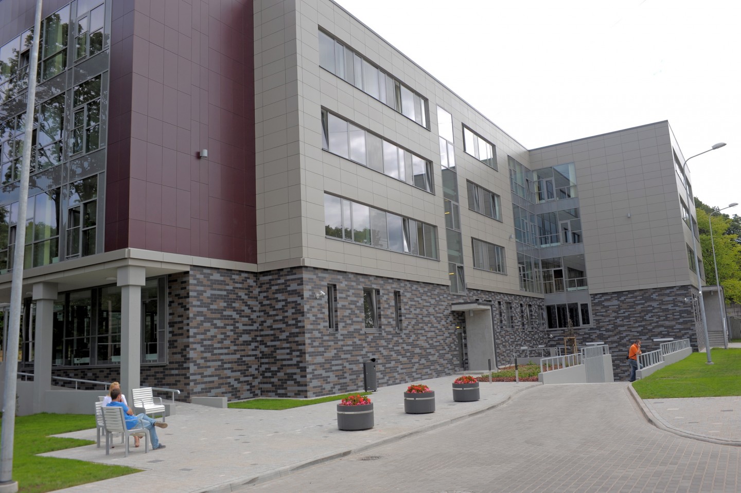 17.07.2013. Svinīgi atklāk jauno Administratīvās rajona tiesas Rīgas tiesu nama ēku. Baldones iela 1a, Rīga.