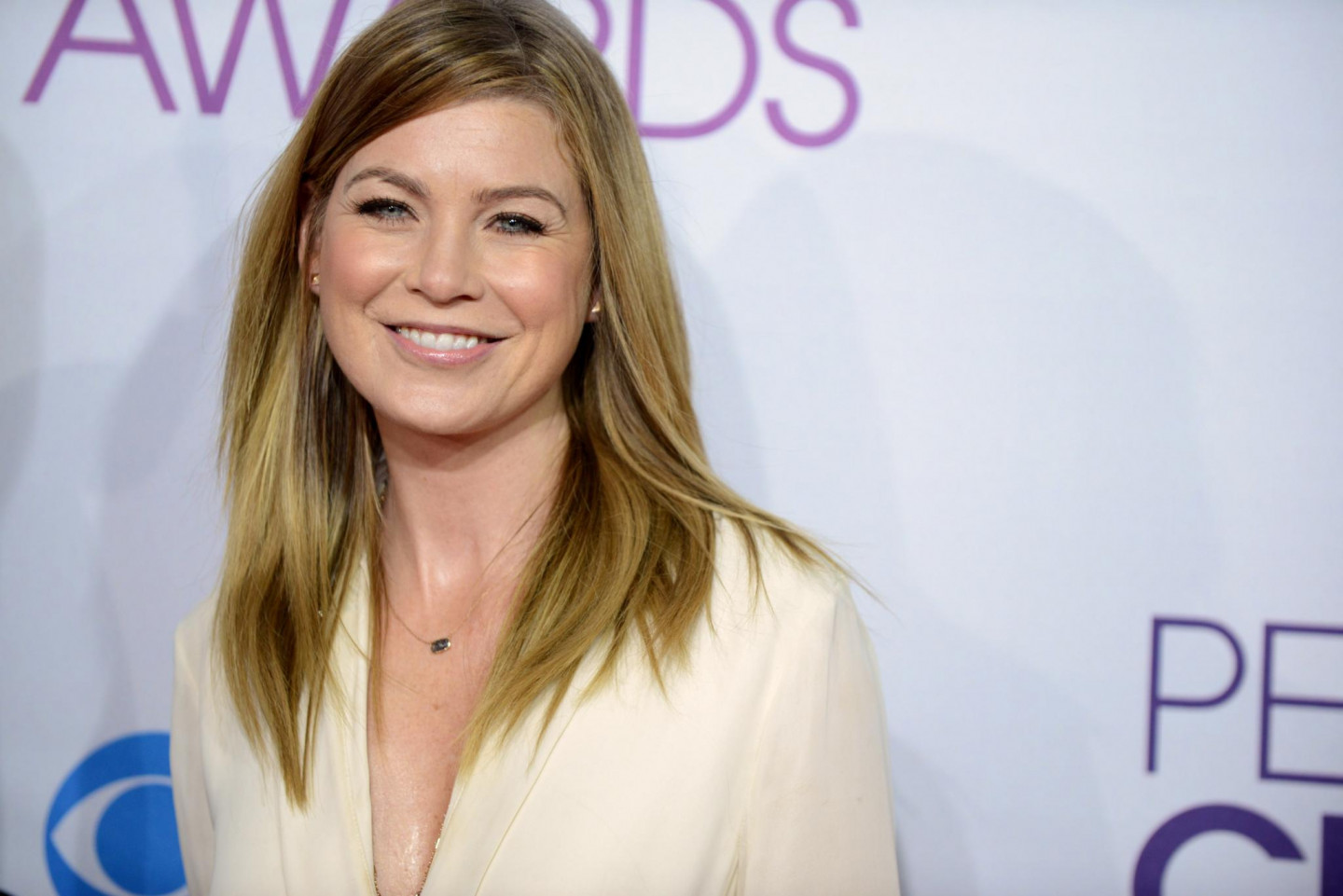 Arī ar 10 miljoniem dolāru "Forbes" topā sastopama arī pasaulē populārā un mīlētā "ārstu" seriāla "Grey's Anatomy" aktrise Ellena Pompeo.