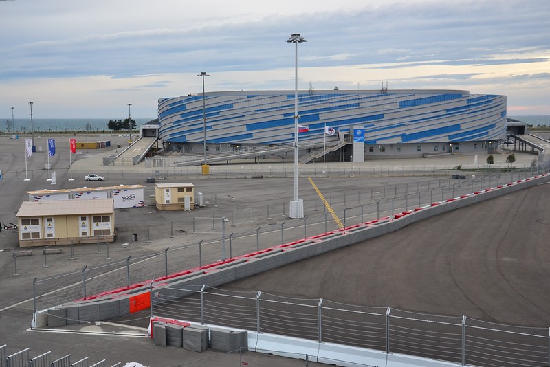 Ledus arēnā "Šaiba" tika ieguldīti 35 miljoni dolāru, taču šobrīd būves apkaimē nav nekādu dzīvības pazīmju, pat āra tualetes ir slēgtas.