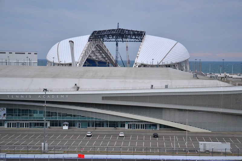 Stadions "Fišt" ir unikāls ar to, ka tajā ieguldīti apmēram 800 miljoni dolāru, bet izmantots tas ir vien divas reizes - olimpiādes atklāšanas un noslēguma ceremonijās.