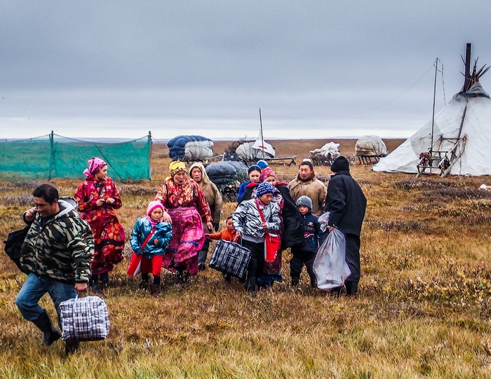 Krievijā, Tundrā, bērnus uz skolu nogādā ar speciāliem helikopteriem.