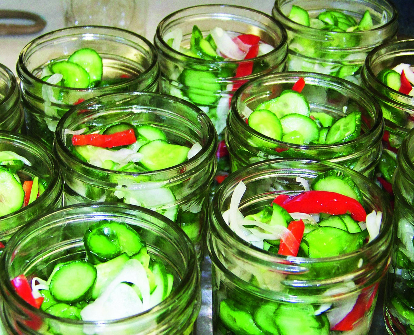 GARDĒŽIEM: Zaļais gurķis stikla krātiņā - nra.lv