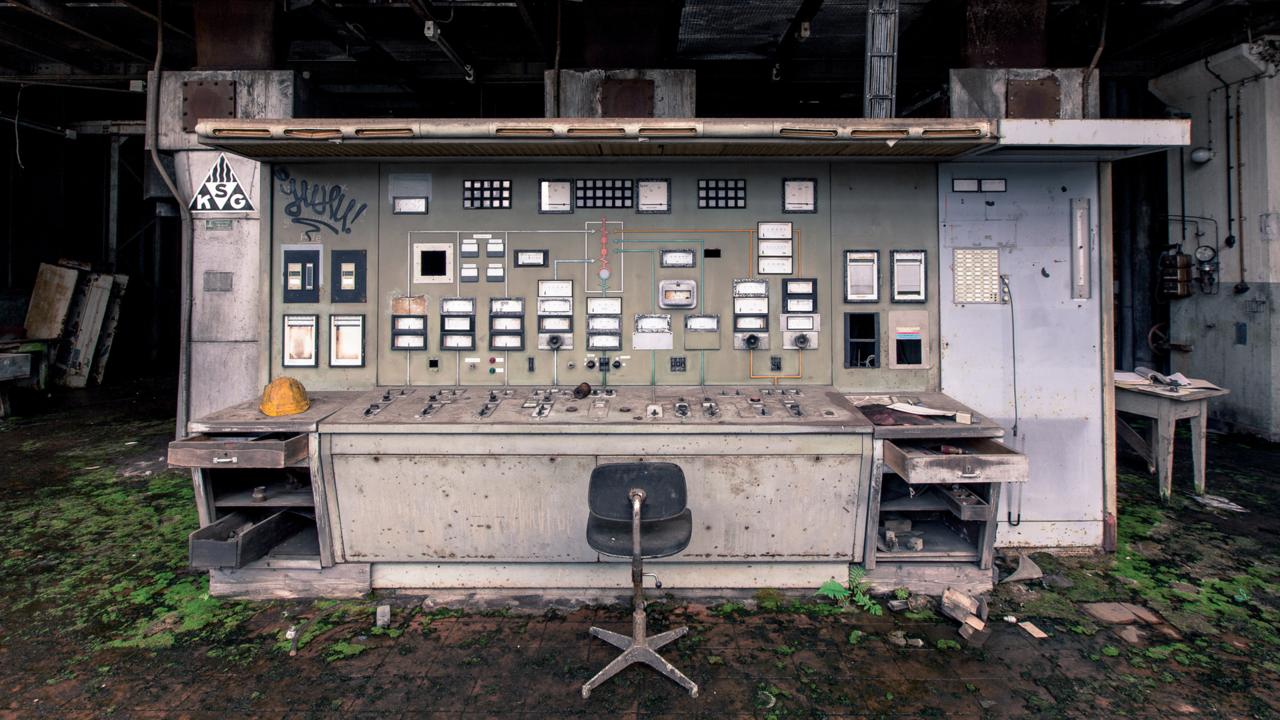 Holcmana papīrfabrika Vācijā – fabrika aizvērās 2008.gadā, tomēr teritorijā aizvien atrodas mācību centrs.