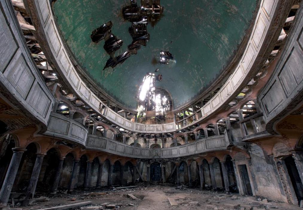 Baznīca Polijā – 18.gs.protestantu baznīca Želižovas ciemā, kuru pameta 2.Pasaules kara laikā