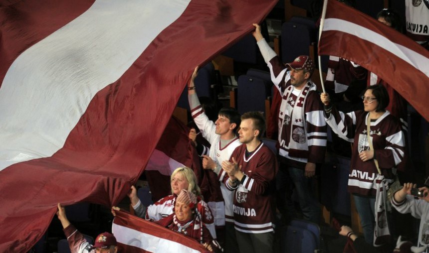 Attēlu rezultāti vaicājumam “Hokeja Latvijas lielais karogs”
