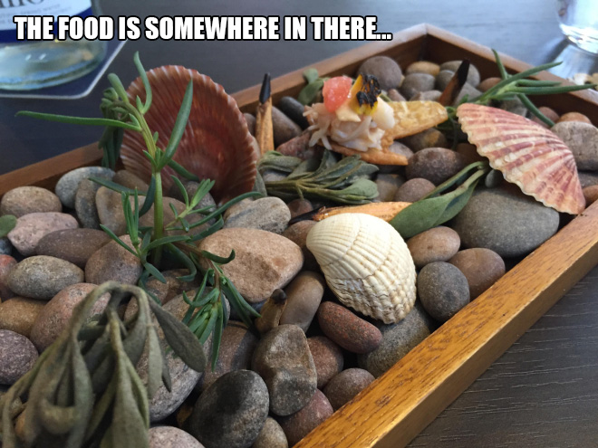 Kaut kur šeit jābūt ēdienam