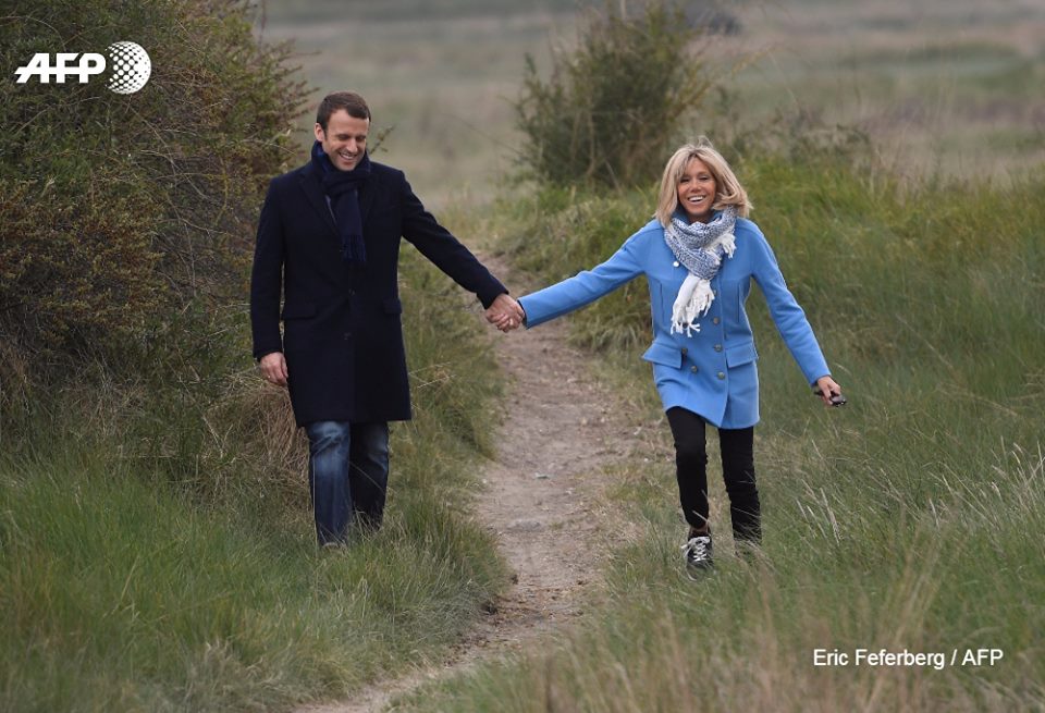 Francijas prezidents ar kundzi.