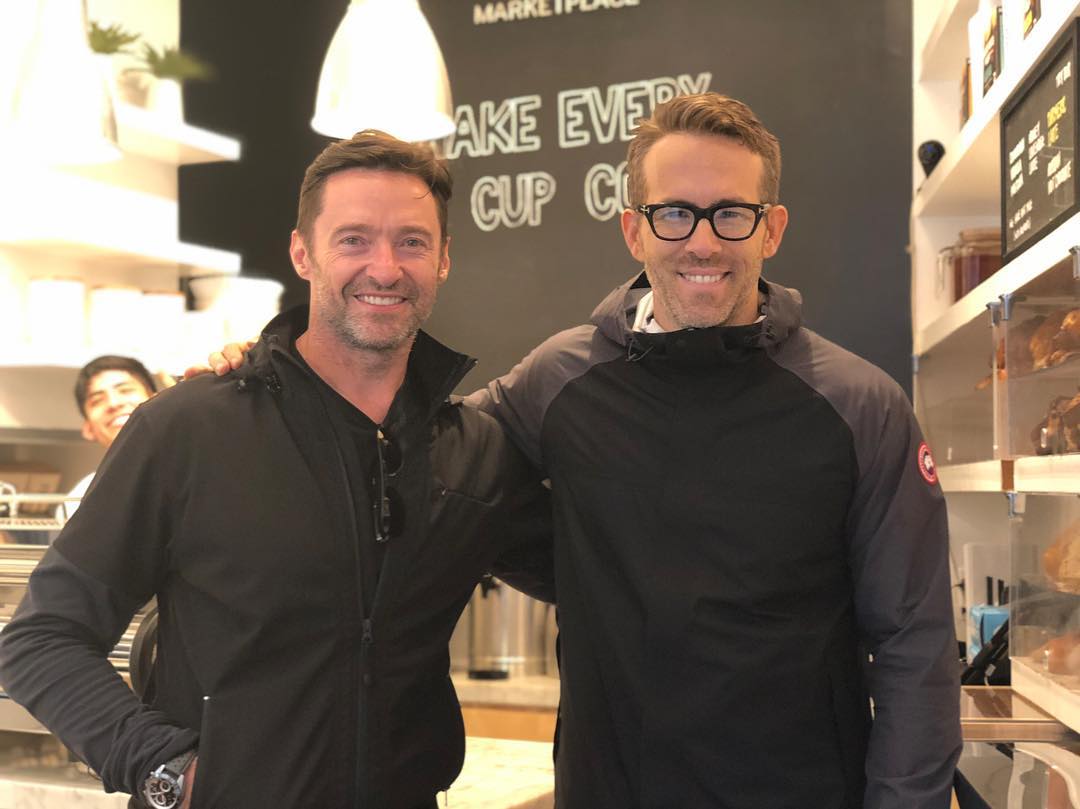 Hjū Džekmens un Raiens Reinolds