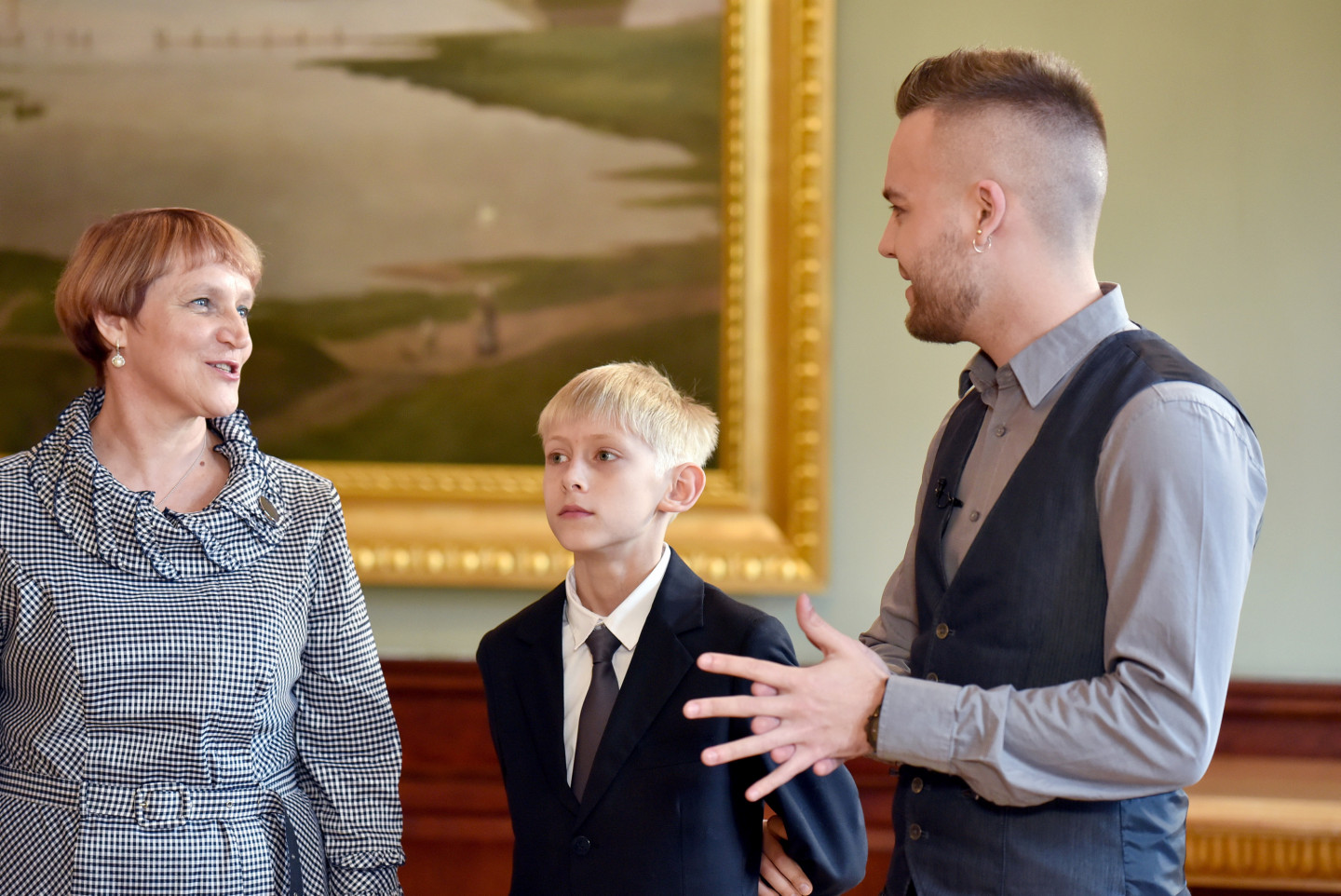 2016. gada pavasarī Valters Frīdenbergs Melngalvju namā kopā ar LTV erudīcijas spēles "Gudrs, vēl gudrāks" finālistiem tikās ar Valsts prezidentu Raimondu Vējoni