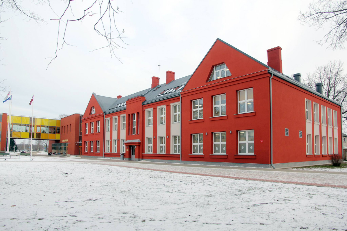 Atjaunošana. Ēkas energoefektivitātes uzlabošana Skolas ielā 1, Grobiņa.