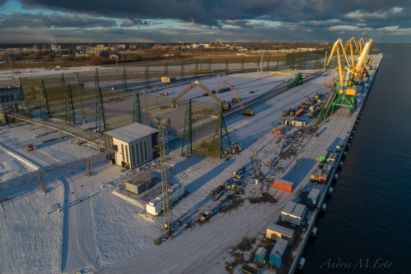 Inženierbūve. "Papildu infrastruktūras būvniecība Krievu salā. Adrese: Zilā iela 25, Rīga