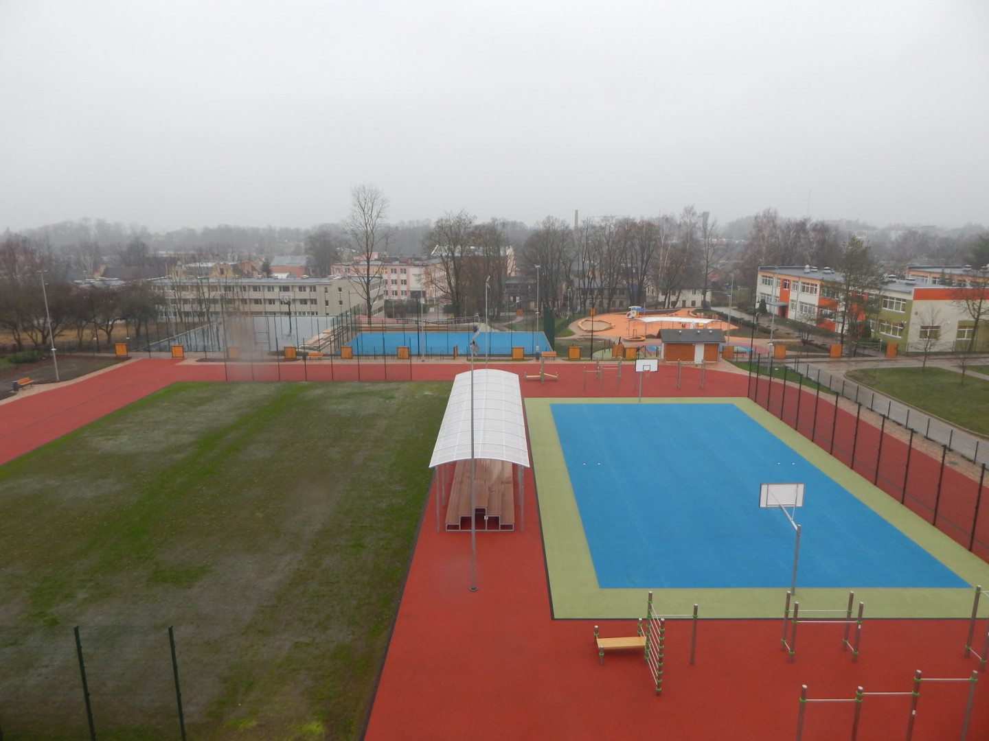 Ainava. Sporta laukums Dārza iela 9, Bauska. Adrese: Dārza iela 9, Bauska