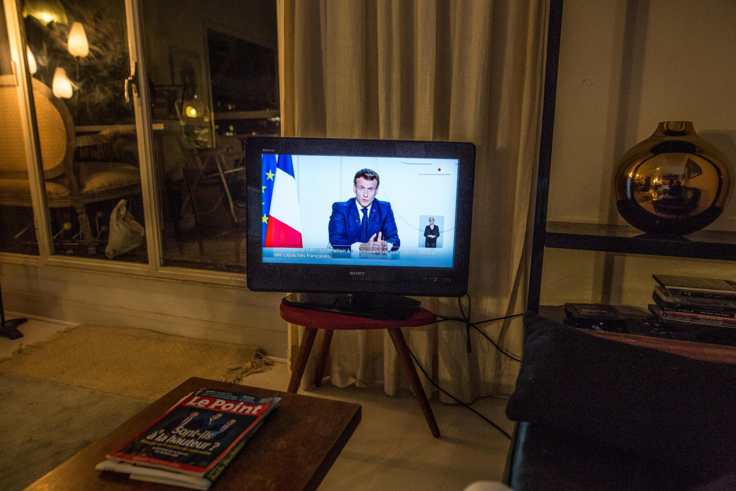 Lai ierobežotu jaunā koronavīrusa izplatīšanos, Francijā no piektdienas līdz vismaz 1.decembrim būs spēkā stingri ierobežojumi, īpašā uzrunā tautai trešdien paziņoja Francijas prezidents Emanuels Makrons.