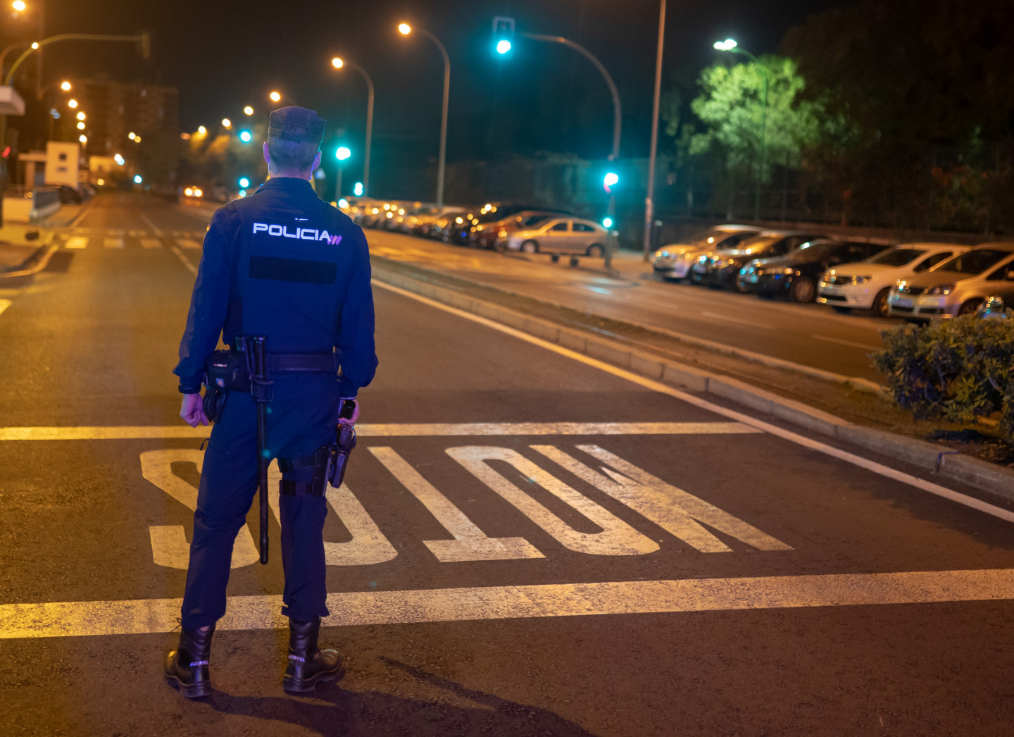 Policija uzrauga komandantstundas pārkāpējus Spānijā