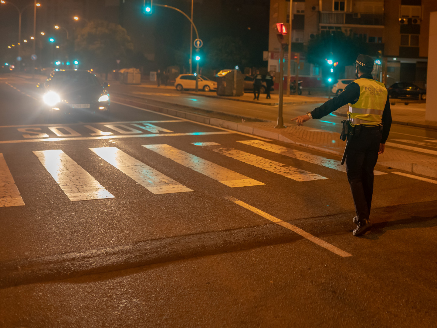 Policija uzrauga komandantstundas pārkāpējus Spānijā