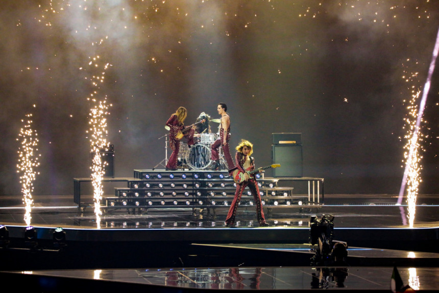 L’Eurovision quest’anno la vince il rock e la pirotecnica: l’Italia vince gli allori