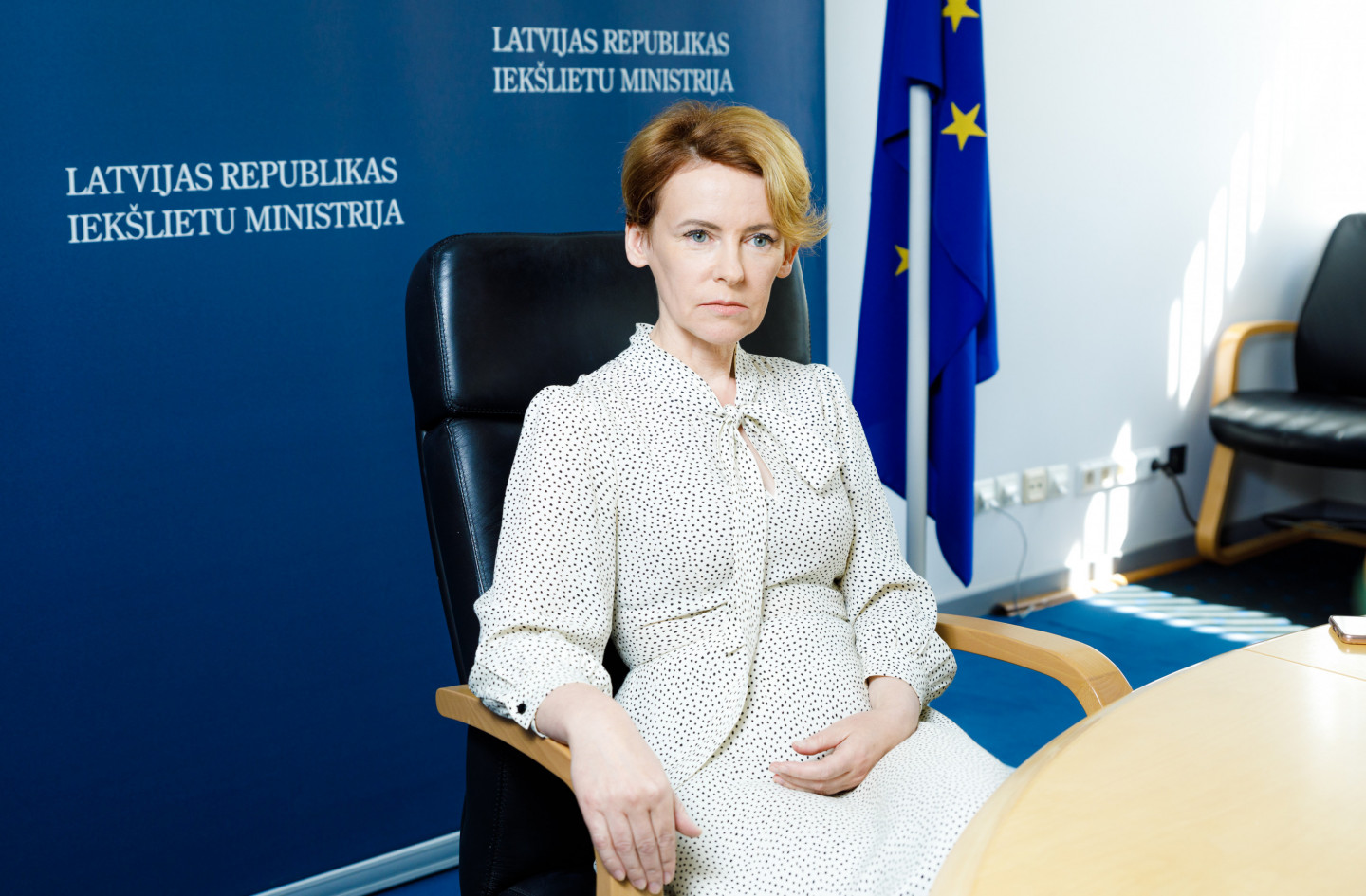 Vai ministre Golubeva aizliegs "bēgļus" appūst ar dihlofosu? - Vimarsana News