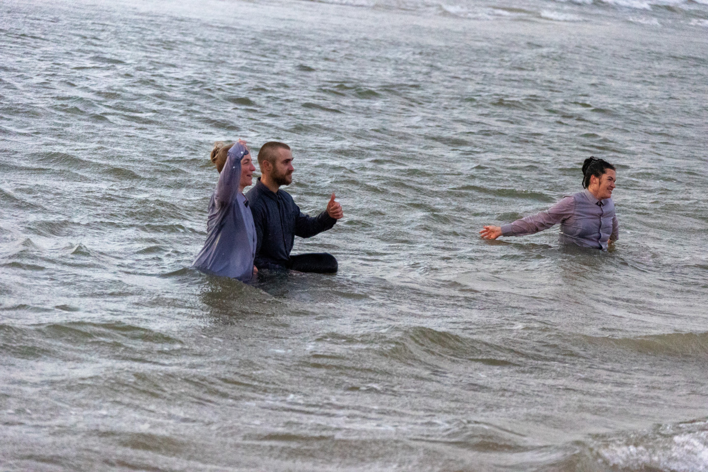 05.12.2022. Ziemas peldētāji piedalās Liepājā uzfilmētās mākslinieces Ievas Epneres videoinstalācijā ”Kolekcija” nr. 2