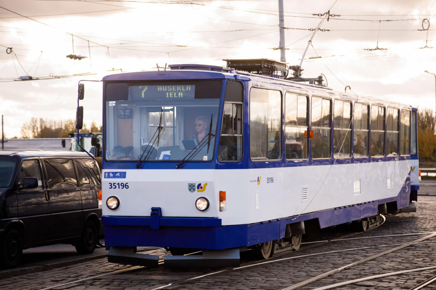 Rīgā ieviestas izmaiņas divu sabiedrisko transportu maršrutos - nra.lv