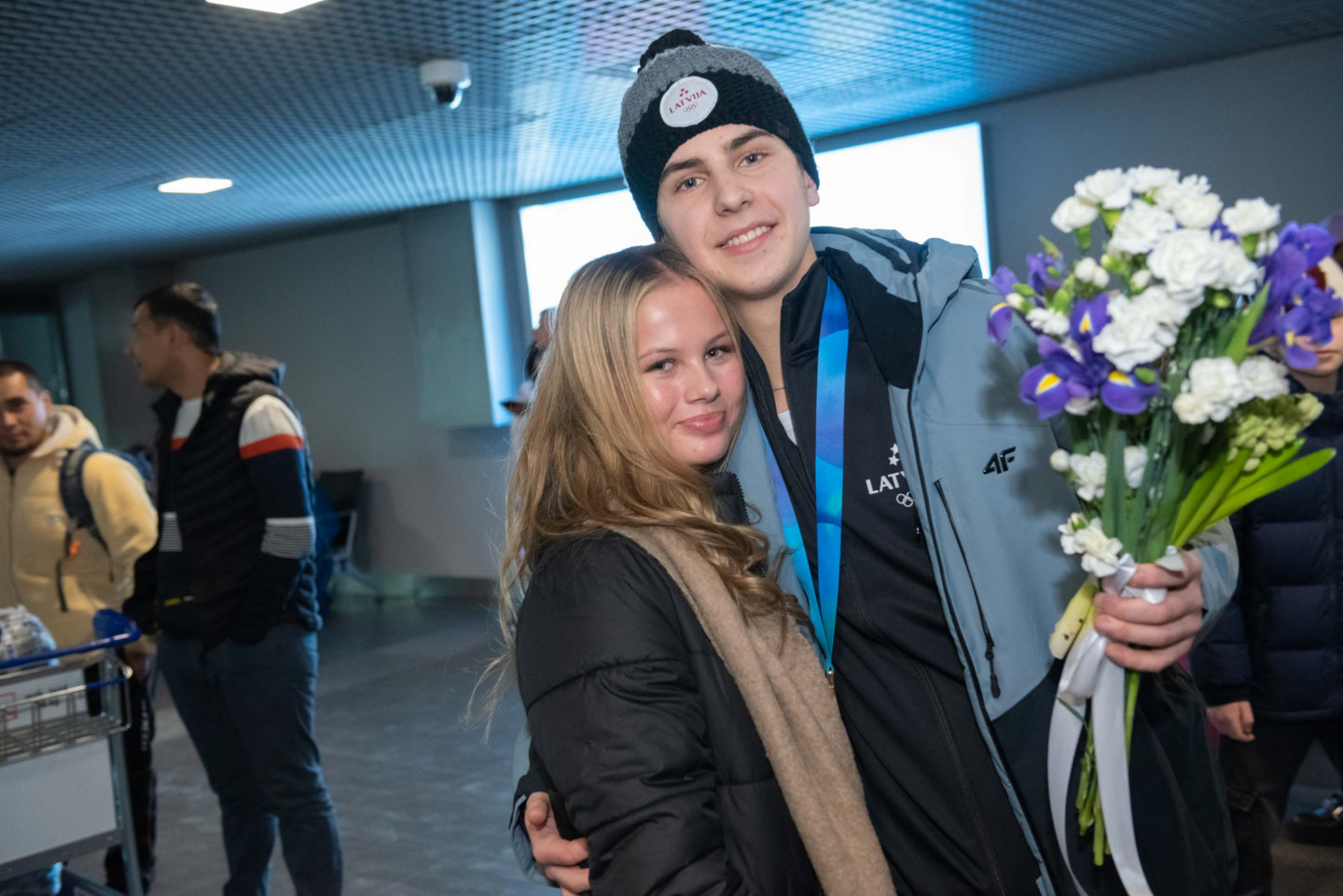 Lidostā "Rīga" sagaida Pasaules Jaunatnes Olimpisko spēļu U-16 3x3 hokejistus kuri izcīnīja zelta medaļas